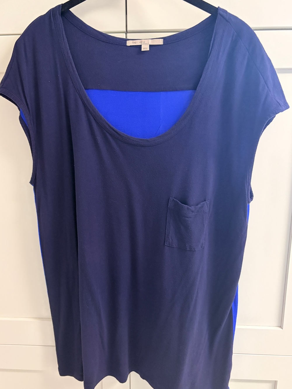 GAP Navy Blue Scoop Neck Color Block Tee